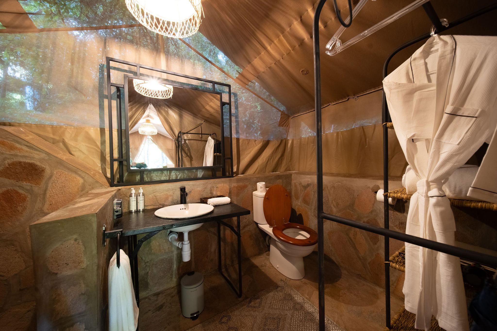 6722619a27088339359595dc_6706afad7ffc56da1eb97b48_2024-Kenya-Camp-Tents-9